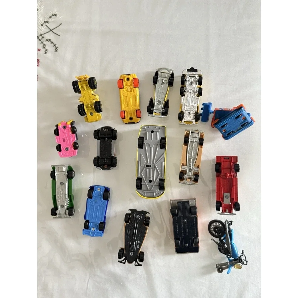 Lot Of 15 Assorted Hot Wheels Matchbox 1:64 Scale Diecast Racing Toys Vehicles